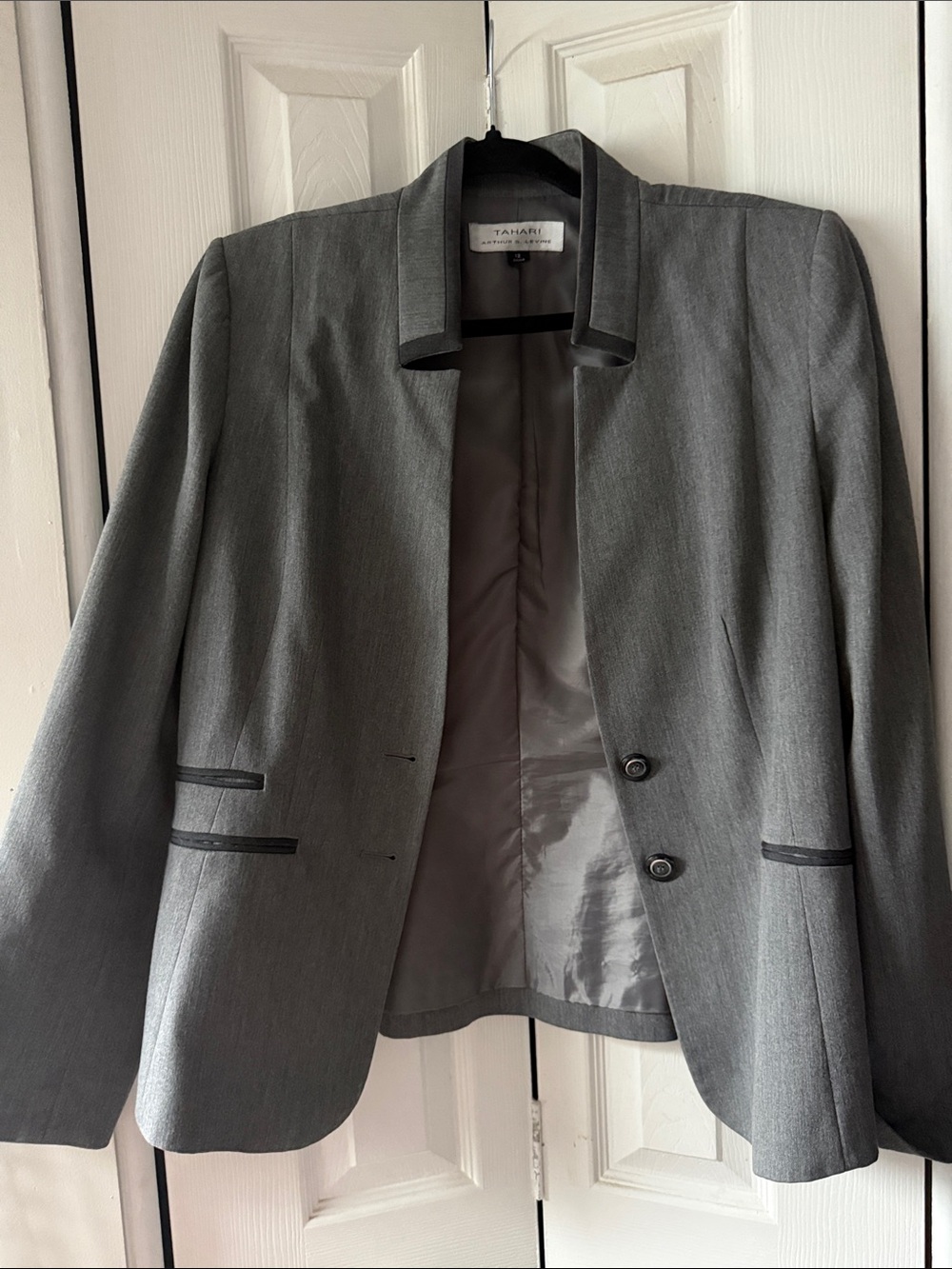 Tahari Gray Notchless Two-Button Blazer